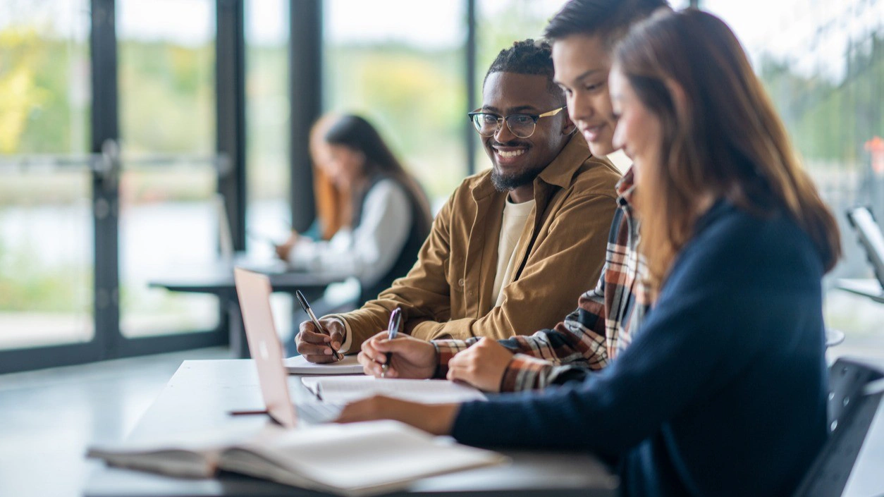 1730158918851_e=2147483647&v=beta&t=1mWxBzLVRKNxz6